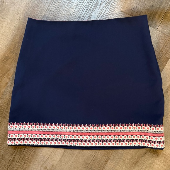 Vineyard Vines 🐳 Navy Blue Embroidered Skirt Size 8 - Picture 8 of 11